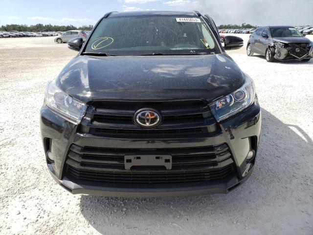 Photo 5 from auction – 2017 TOYOTA HIGHLANDER with VIN 5TDKZRFHXHS214969