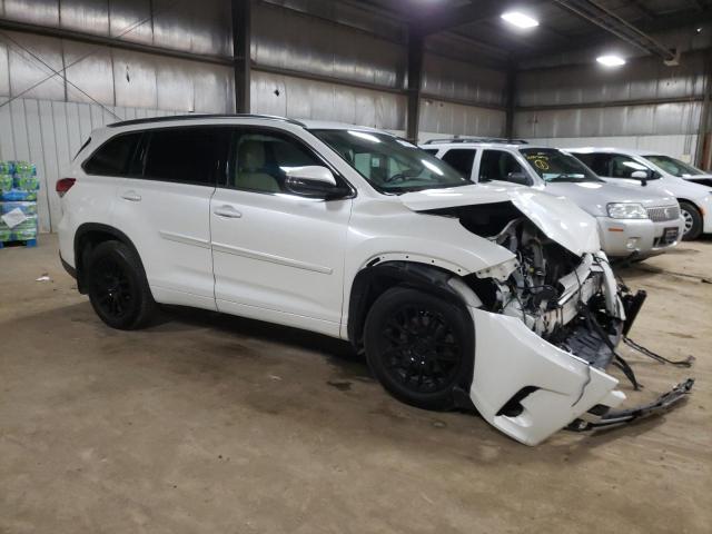 Photo 4 from auction – 2017 TOYOTA HIGHLANDER with VIN 5TDJZRFH1HS445464