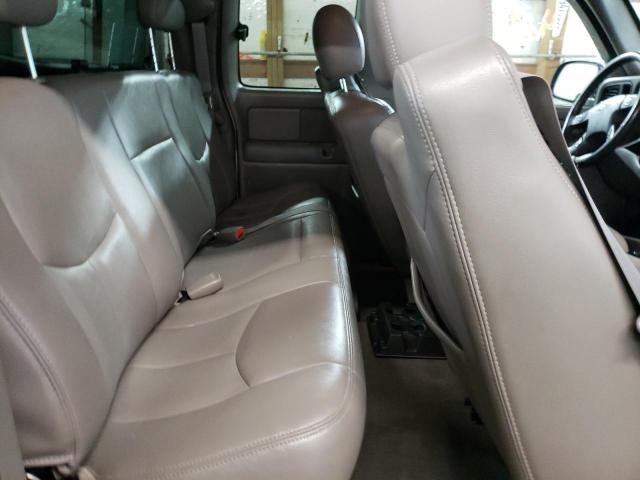 Photo 10 from auction – 2004 CHEVROLET SILVERADO with VIN 1GCEC19TX4Z312747