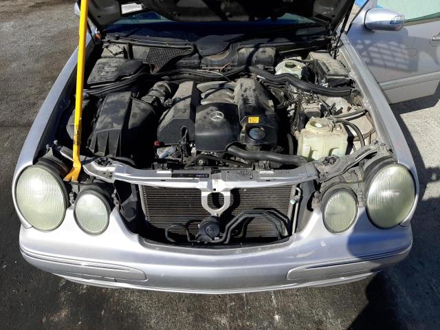 Photo 11 from auction – 2002 MERCEDES-BENZ E 320 with VIN WDBJF65J82B475439