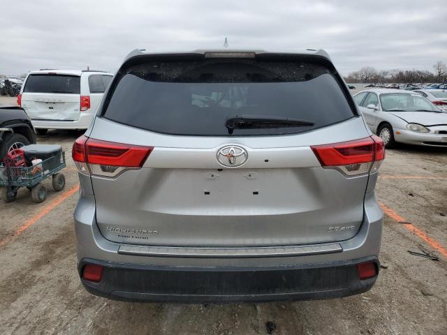 Photo 6 from auction – 2018 TOYOTA HIGHLANDER with VIN 5TDJZRFH2JS553520
