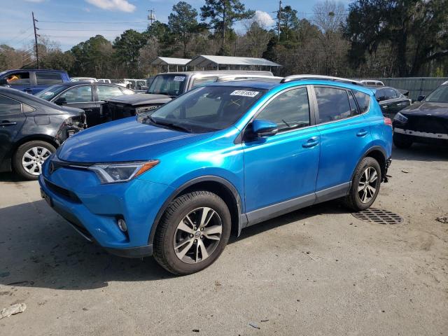 TOYOTA RAV4 XLE 2017 with VIN JTMRFREV6HD220438 - Photo from auction
