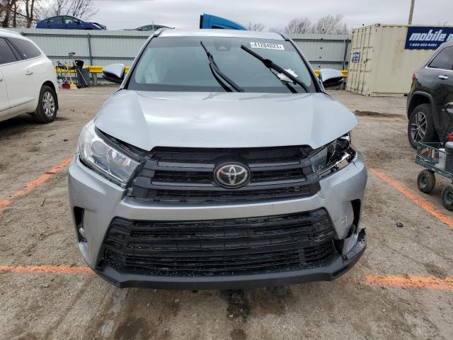 Photo 5 from auction – 2018 TOYOTA HIGHLANDER with VIN 5TDJZRFH2JS553520