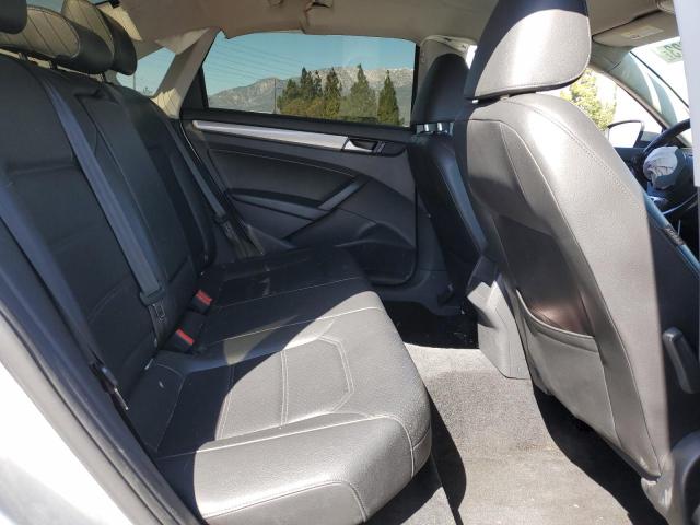 Photo 10 from auction – 2015 VOLKSWAGEN PASSAT S with VIN 1VWAT7A3XFC098701
