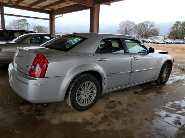 Photo 3 from auction – 2010 CHRYSLER 300 TOURIN with VIN 2C3CA5CV4AH325685