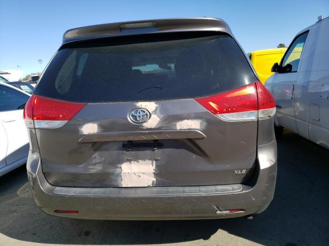 Photo 6 from auction – 2013 TOYOTA SIENNA XLE with VIN 5TDYK3DC0DS286499