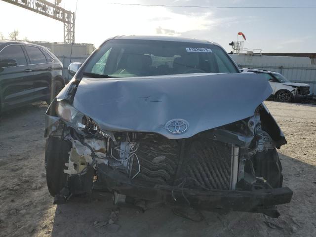 Photo 5 from auction – 2011 TOYOTA SIENNA XLE with VIN 5TDYK3DC1BS155353