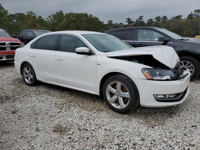 Photo 4 from auction – 2015 VOLKSWAGEN PASSAT S with VIN 1VWAS7A34FC107492
