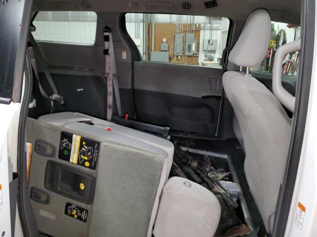 Photo 11 from auction – 2017 TOYOTA SIENNA with VIN 5TDZZ3DC1HS810085