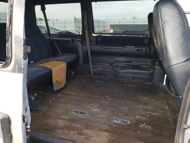 Photo 11 from auction – 2000 CHEVROLET ASTRO with VIN 1GNEL19W5YB205850
