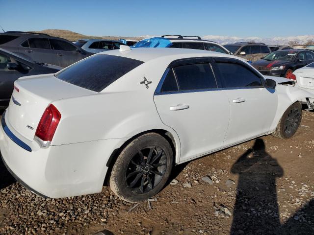 Photo 3 from auction – 2019 CHRYSLER 300 TOURIN with VIN 2C3CCAAG4KH613697