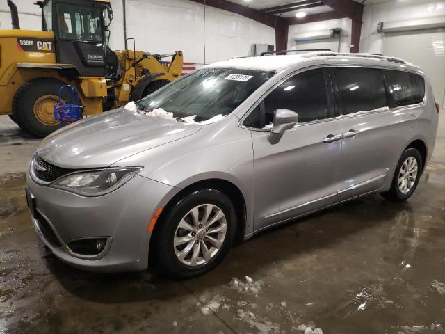 CHRYSLER PACIFICA T 2017 with VIN 2C4RC1BG1HR747333 - Photo from auction