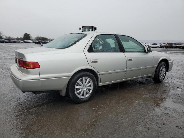 Photo 3 from auction – 2000 TOYOTA CAMRY LE with VIN 4T1BF22K7YU111047