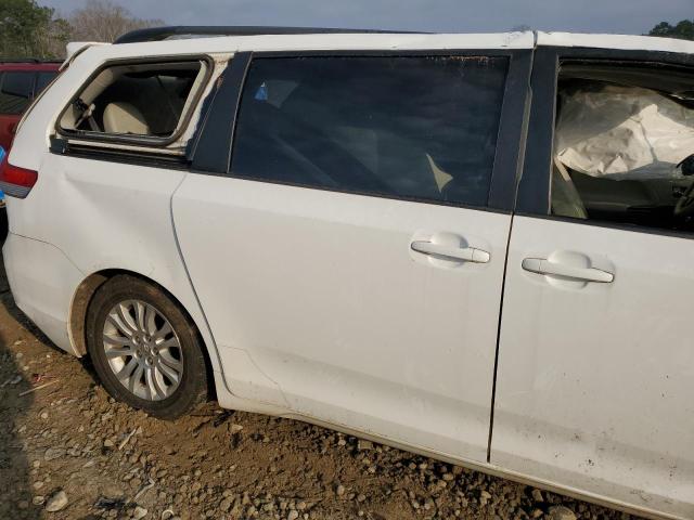 Photo 11 from auction – 2012 TOYOTA SIENNA XLE with VIN 5TDYK3DC0CS276182