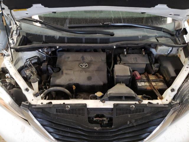 Photo 12 from auction – 2011 TOYOTA SIENNA LE with VIN 5TDKK3DC1BS041018