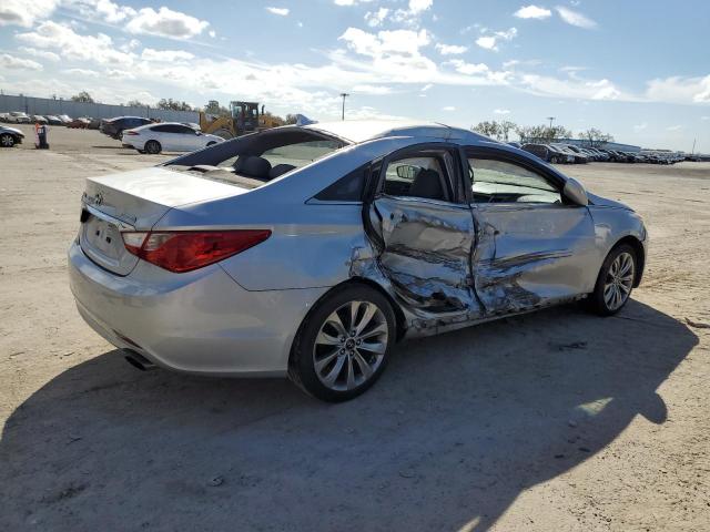 Photo 3 from auction – 2011 HYUNDAI SONATA SE with VIN 5NPEC4AC3BH167505