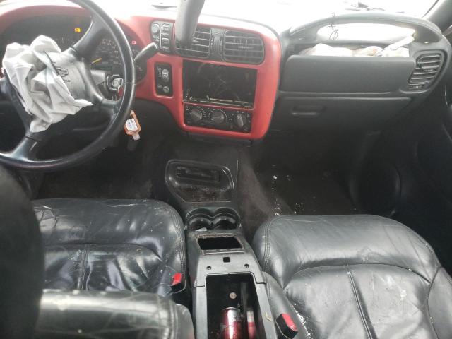Photo 8 from auction – 2000 CHEVROLET BLAZER with VIN 1GNDT13W9Y2172517