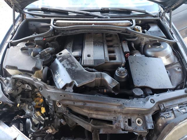Photo 12 from auction – 2004 BMW 325I with VIN WBAET37424NH05169