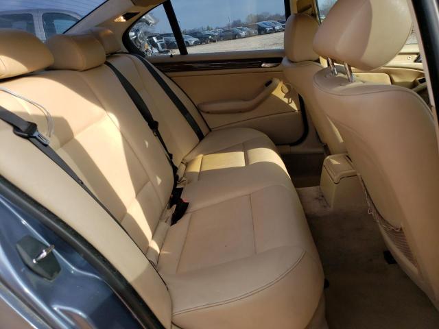 Photo 10 from auction – 2003 BMW 325 I with VIN WBAEV33413KL82259