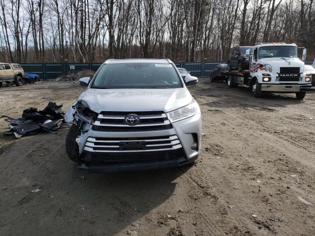 Photo 5 from auction – 2017 TOYOTA HIGHLANDER with VIN 5TDJZRFH5HS481366