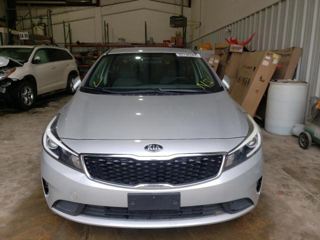 Photo 5 from auction – 2017 KIA FORTE LX with VIN 3KPFK4A79HE119188