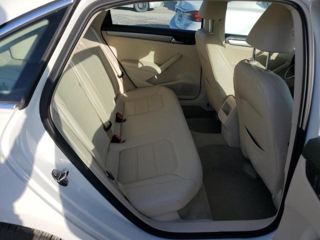 Photo 10 from auction – 2015 VOLKSWAGEN PASSAT S with VIN 1VWAT7A34FC106095