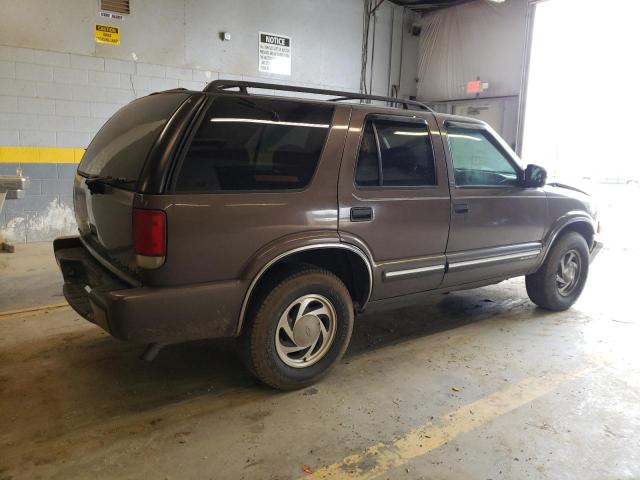 Photo 3 from auction – 2000 CHEVROLET BLAZER with VIN 1GNDT13W7Y2348061
