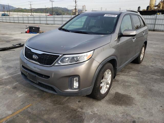 KIA SORENTO LX 2015 with VIN 5XYKT3A61FG551836 - Photo from auction