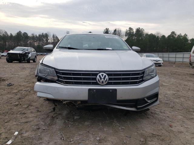 Photo 5 from auction – 2017 VOLKSWAGEN PASSAT S with VIN 1VWAT7A35HC049683
