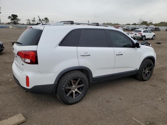 Photo 3 from auction – 2015 KIA SORENTO LX with VIN 5XYKTCA67FG611540