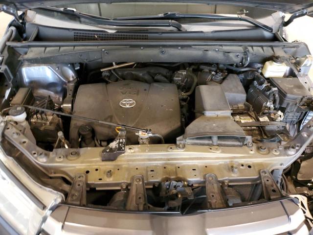 Photo 12 from auction – 2018 TOYOTA HIGHLANDER with VIN 5TDJZRFHXJS496581