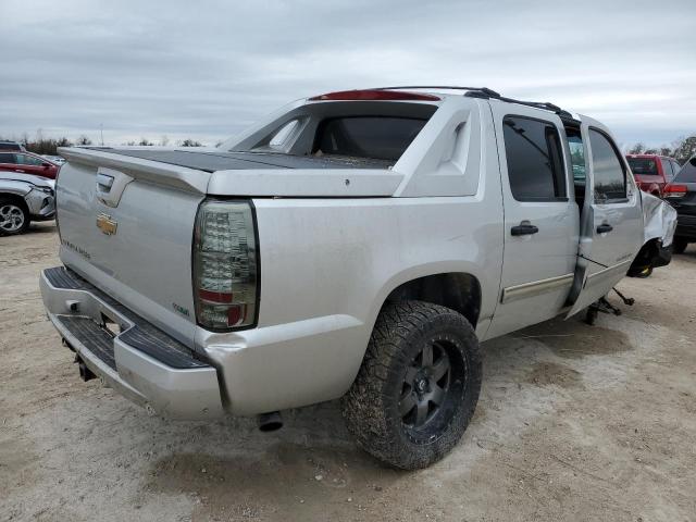 Photo 3 from auction – 2011 CHEVROLET AVALANCHE with VIN 3GNTKEE35BG264568