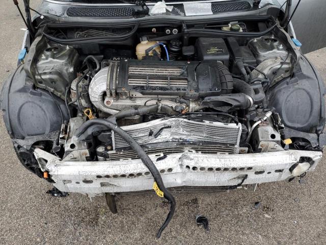 Photo 11 from auction – 2005 MINI COOPER S with VIN WMWRE33585TG96985