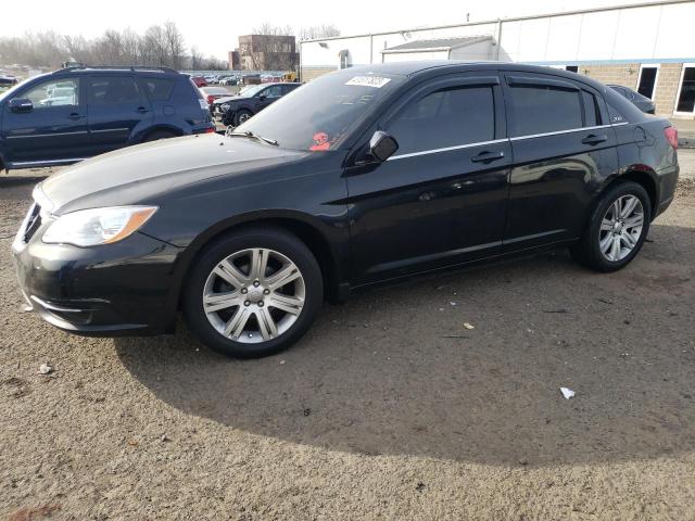CHRYSLER 200 TOURIN 2013 مع رقم تعريف المركبة 1C3CCBBB9DN734745 - صورة من المزاد