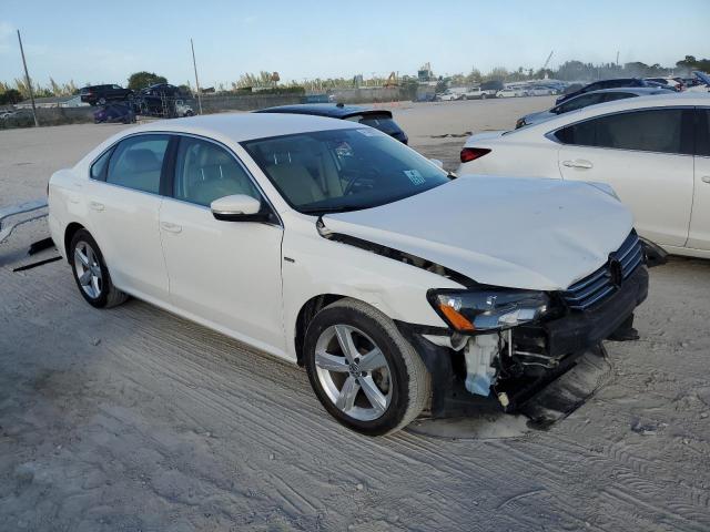 Photo 4 from auction – 2015 VOLKSWAGEN PASSAT S with VIN 1VWAT7A34FC106095