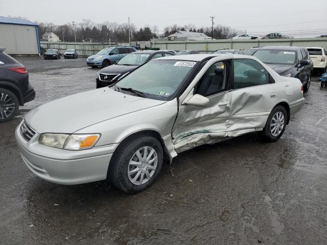 TOYOTA CAMRY LE 2000 with VIN 4T1BF22K7YU111047 - Photo from auction