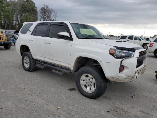 Photo 4 from auction – 2019 TOYOTA 4RUNNER SR with VIN JTEBU5JR5K5688604