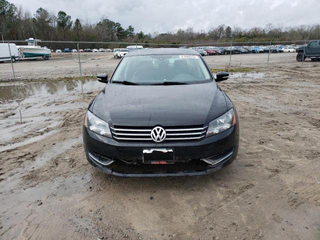 Photo 5 from auction – 2015 VOLKSWAGEN PASSAT S with VIN 1VWAT7A37FC005472