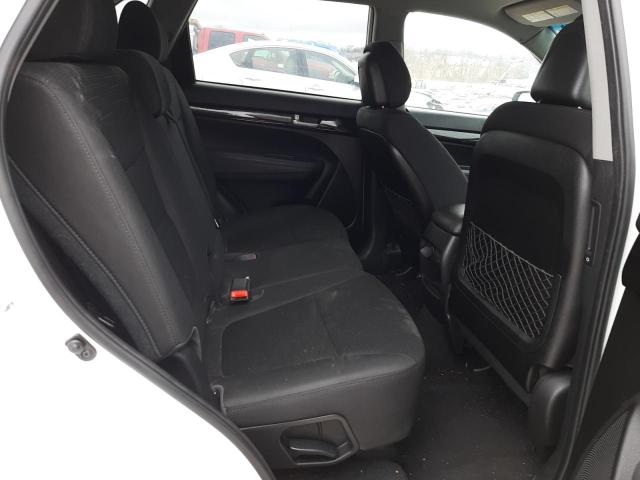 Photo 11 from auction – 2014 KIA SORENTO LX with VIN 5XYKTCA60EG543919
