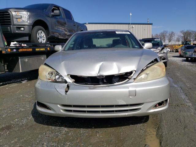 Photo 5 from auction – 2004 TOYOTA CAMRY LE with VIN 4T1BE32KX4U925602