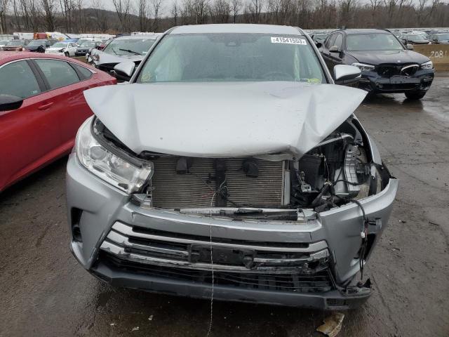 Photo 5 from auction – 2019 TOYOTA HIGHLANDER with VIN 5TDBZRFHXKS955999