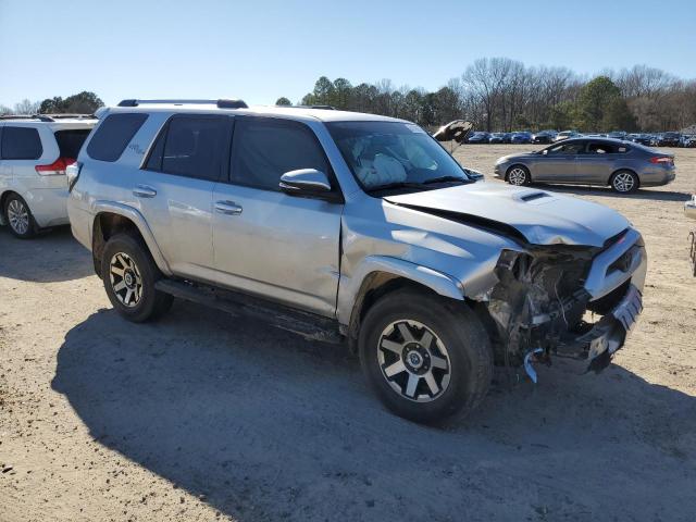 Photo 4 from auction – 2017 TOYOTA 4RUNNER SR with VIN JTEBU5JR6H5409122