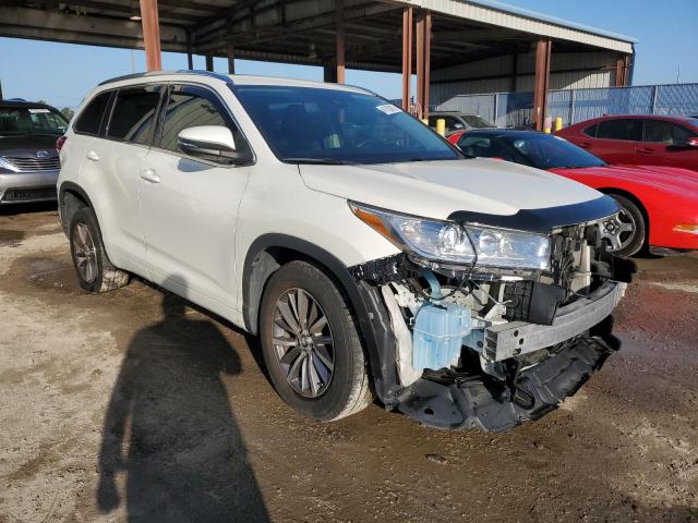 Photo 4 from auction – 2018 TOYOTA HIGHLANDER with VIN 5TDKZRFH0JS547736