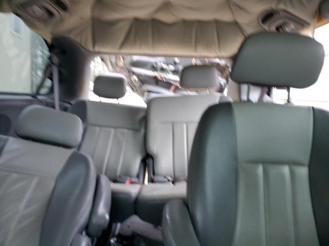 Photo 10 from auction – 2004 CHRYSLER TOWN & COU with VIN 2C4GP54L34R520619