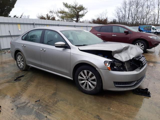 Photo 4 from auction – 2014 VOLKSWAGEN PASSAT S with VIN 1VWAP7A38EC021330