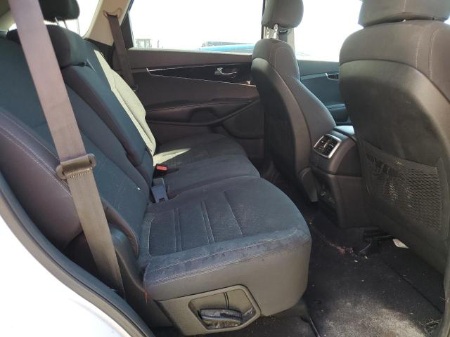Photo 10 from auction – 2018 KIA SORENTO LX with VIN 5XYPG4A33JG374544