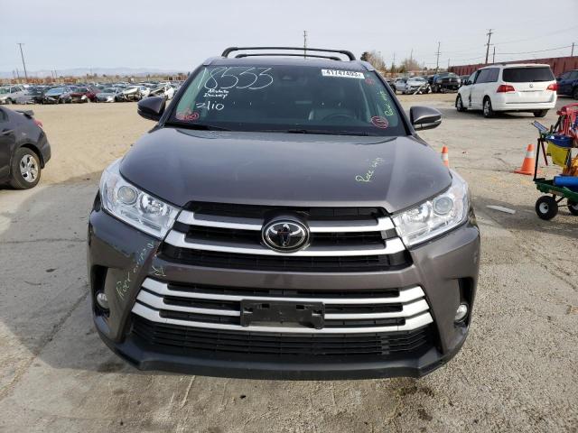 Photo 5 from auction – 2017 TOYOTA HIGHLANDER with VIN 5TDKZRFH9HS194035