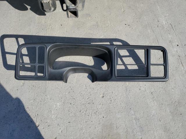 Photo 12 from auction – 2002 CHEVROLET SILVERADO with VIN 1GCEC14V52Z176100