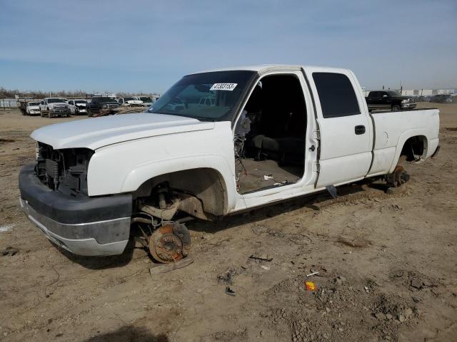 CHEVROLET SILVERADO 2004 with VIN 1GCHC23114F130737 - Photo from auction