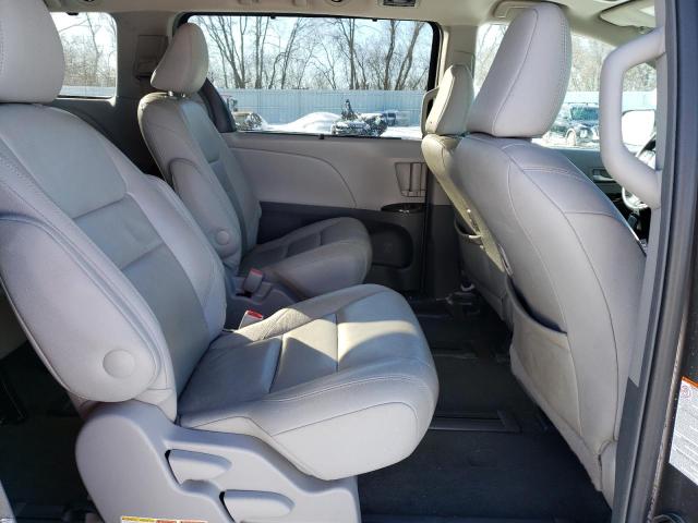 Photo 11 from auction – 2017 TOYOTA SIENNA XLE with VIN 5TDDZ3DC4HS175356